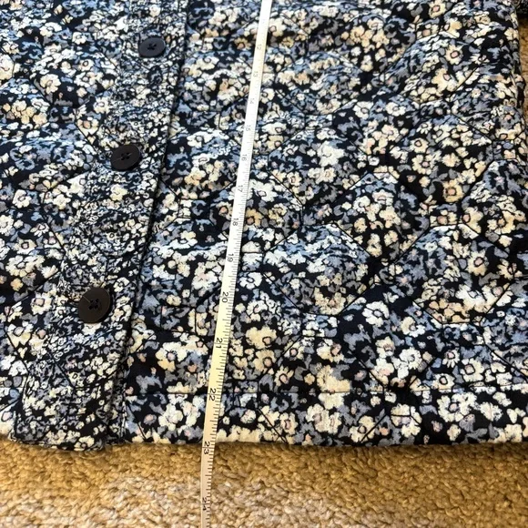 J. Jill Blue Floral Cotton Quilted Button Front Jacket Women’s Medium Cozy Artsy - Picture 8 of 9
